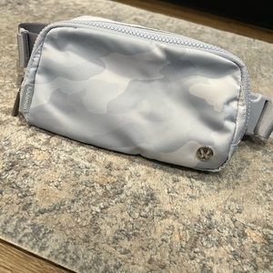 Lululemon Everywhere Belt Bag